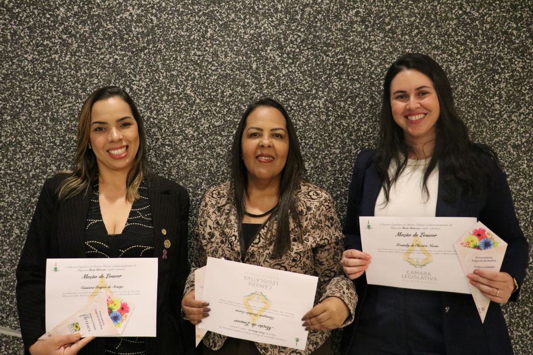 Mulheres do CONTER recebem Moção de Louvor na CLDF pelo Mês da Mulher